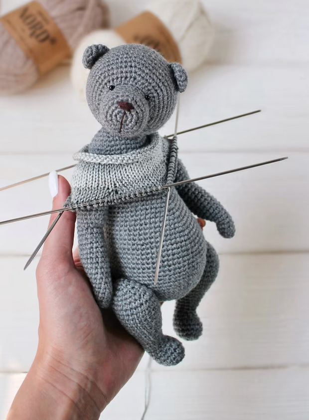 Crochet pattern Teddy Bear with a sweater