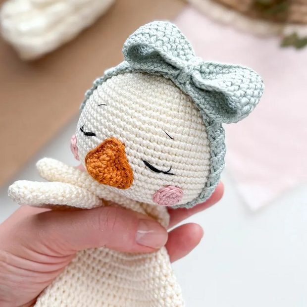 Goose Lovey Blanket crochet pattern