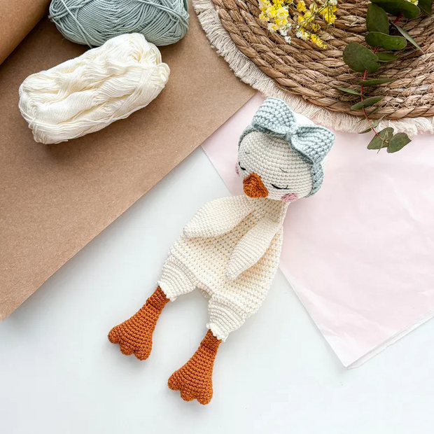 Goose Lovey Blanket crochet pattern