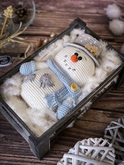 Snowy the Snowman amigurumi crochet pattern