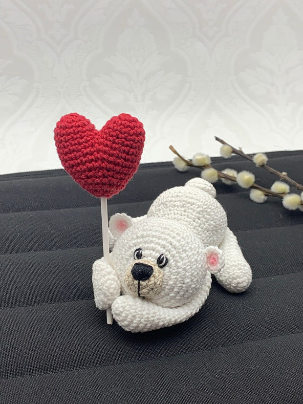 Crochet pattern adorable Valentines Bear holding your heart