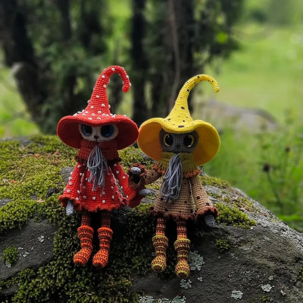Hatlings, Halloween decor