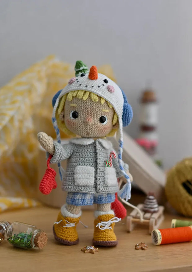 Crochet pattern for doll Fanny in Snowman costume