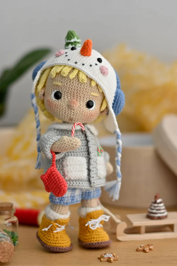 Crochet pattern for doll Fanny in Snowman costume